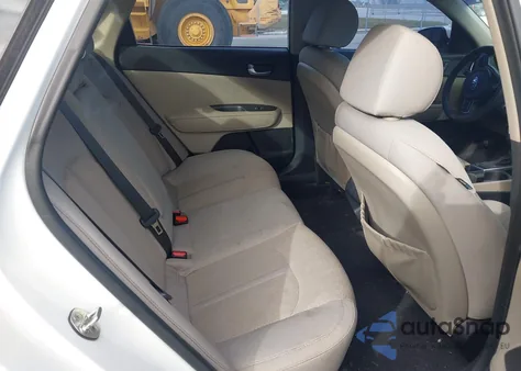 2017 Kia Optima Lx z USA, uszkodzony, nr VIN 5XXGT4L33HG157020